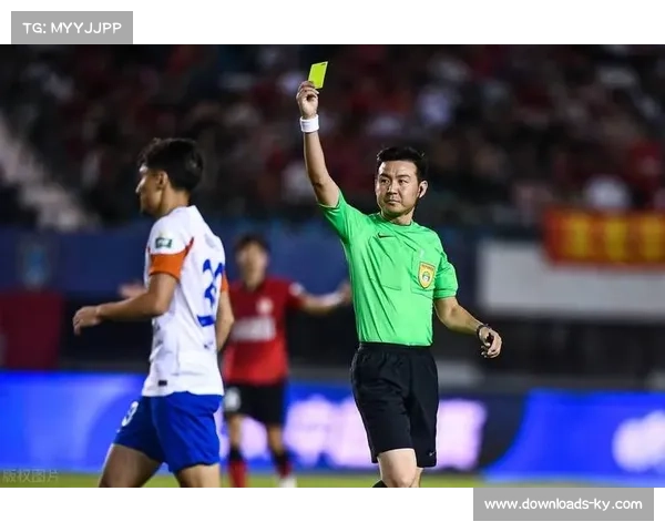 足协杯裁判安排引发争议 马宁执法蓉城比赛遭球迷集体抵制